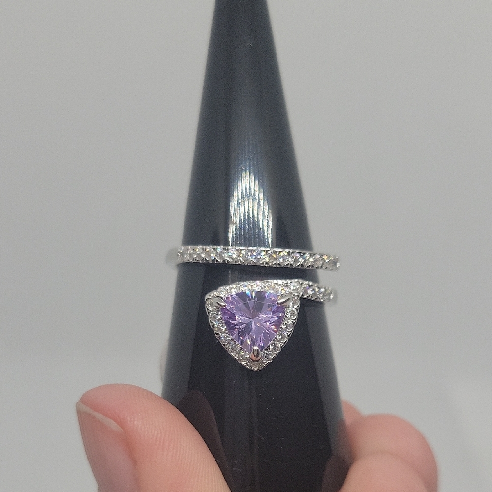 Lg Lavender CZ Stone w/  Smaller CZ Stones Accents In Sterling Silver Sz 9 NWT